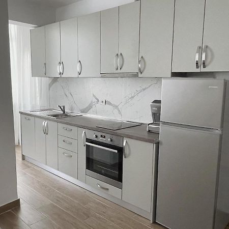 Central City Apartment Tirana Esterno foto