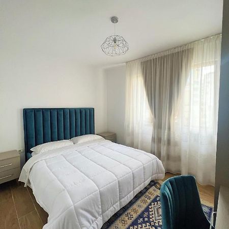 Central City Apartment Tirana Esterno foto