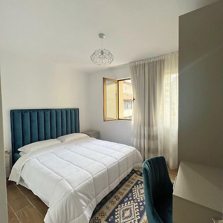 Central City Apartment Tirana Esterno foto