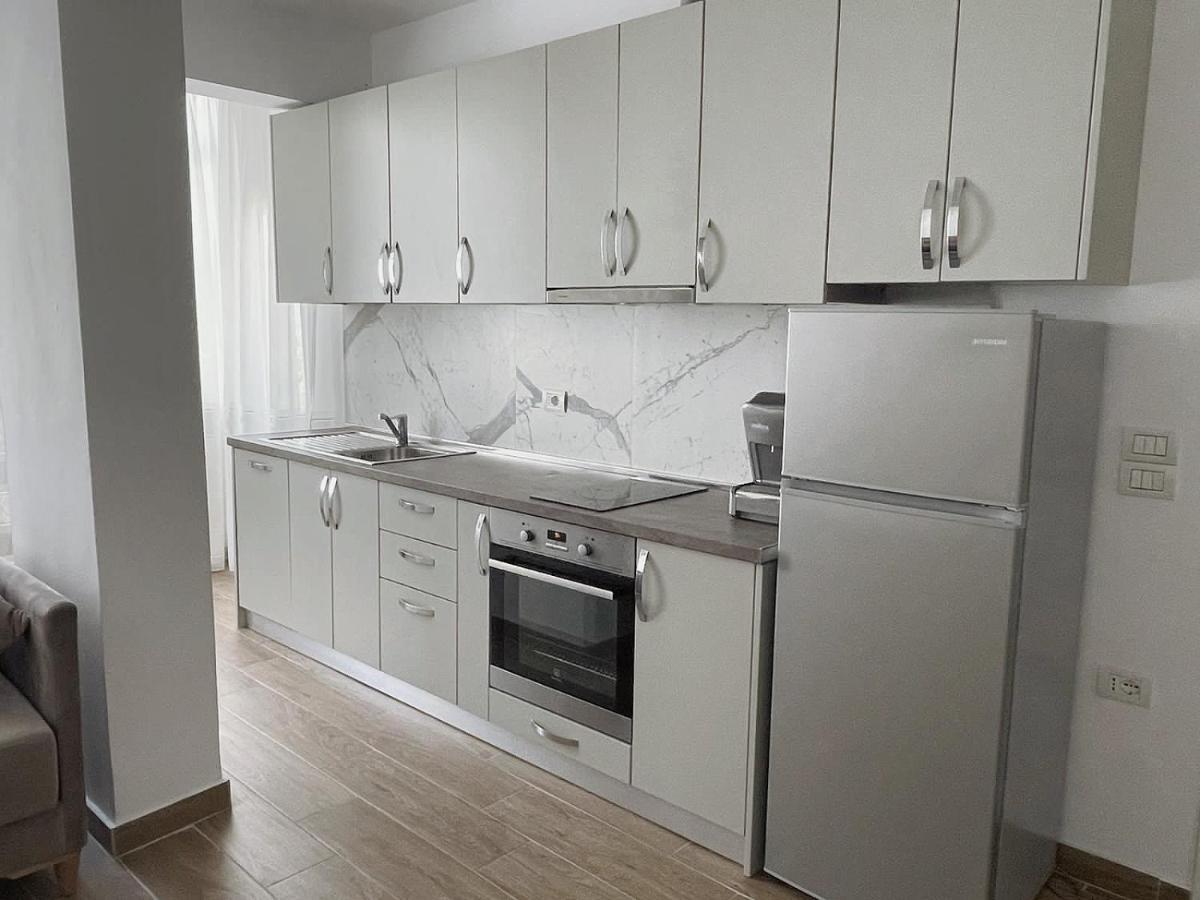 Central City Apartment Tirana Esterno foto