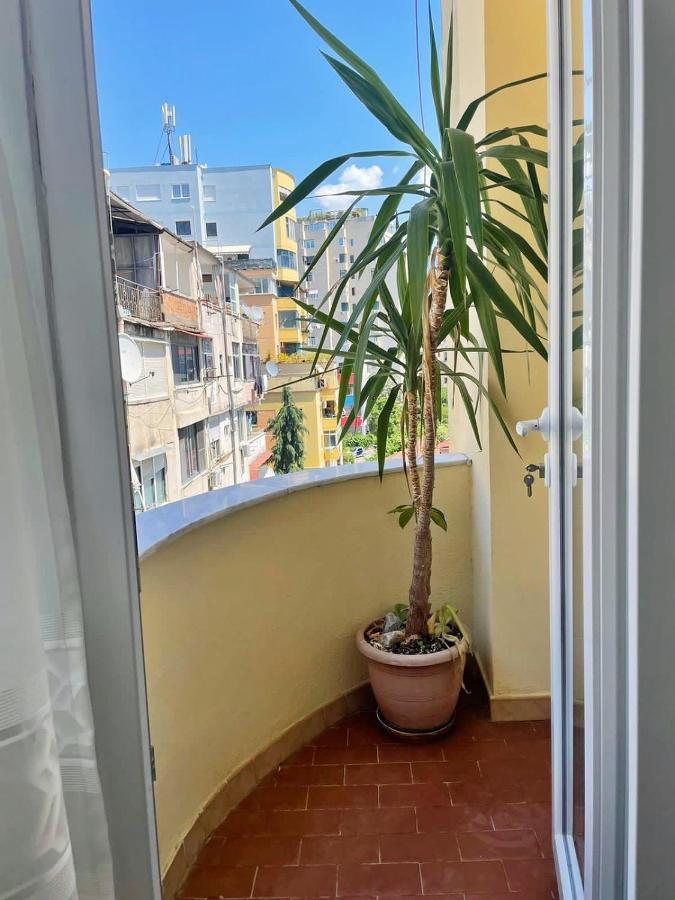 Central City Apartment Tirana Esterno foto