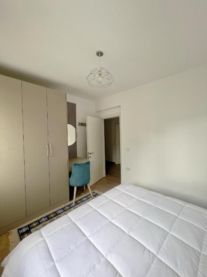 Central City Apartment Tirana Esterno foto